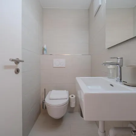 Lejlighed Fortuna 14 By Vacations, Exklusive App Im Zentrum Mit Bergblick